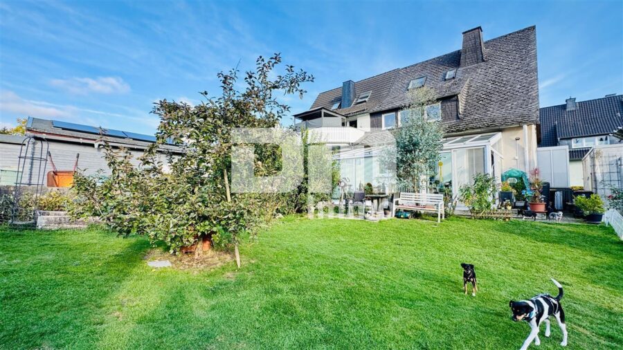 Solides Ein- bis Zweifamilienhaus mit Wintergarten + und Wintergarten als solide Kapitalanlage - Gartenbereich